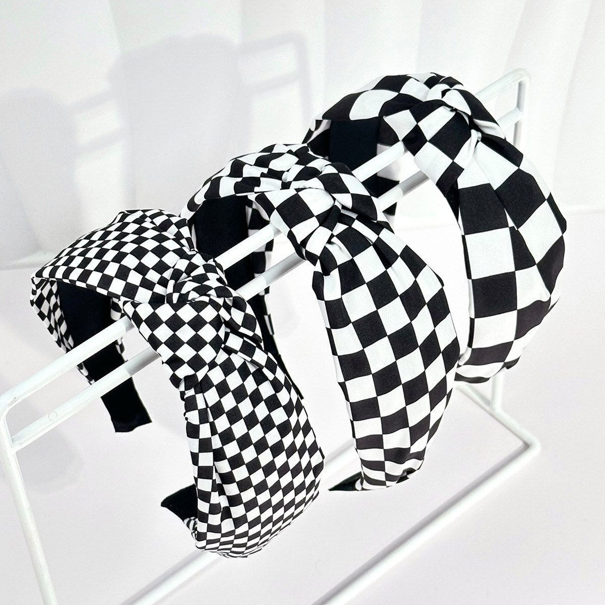 Black and White Checkered Head - огляд і ціна Women Accessories Wholesale China
