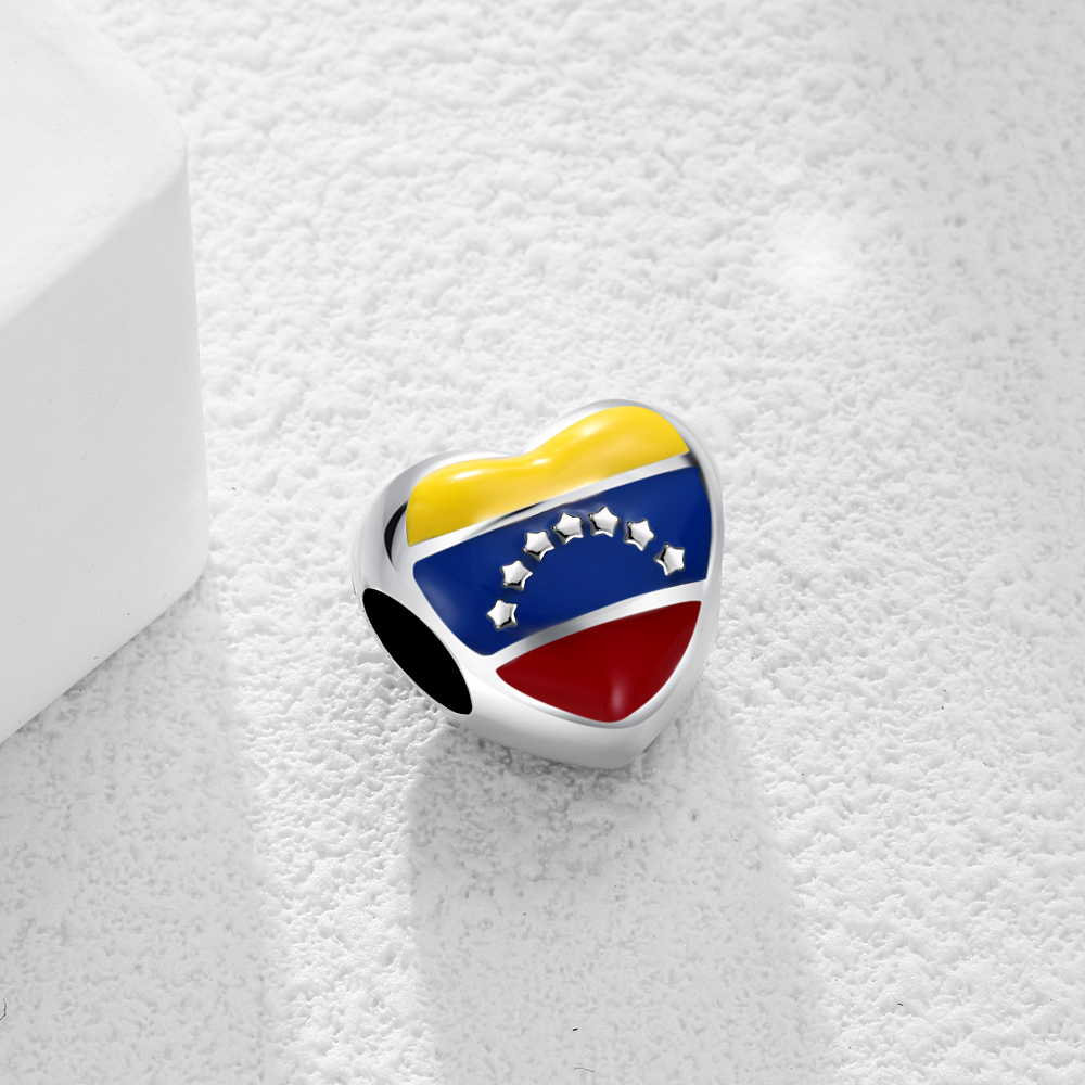 31 Countries Flag Heart Charms - огляд і ціна Women'S Accessories Uk