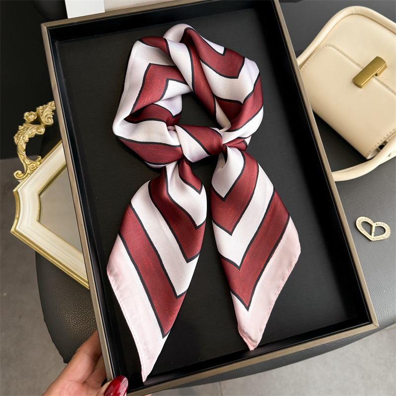 Satin Silk Geometric Stripe Pr - огляд і ціна Women'S Vacation Accessories